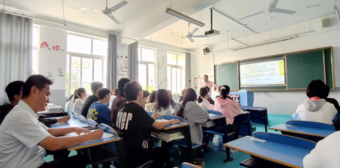 新闻2_校园网.jpg 新闻2_校园网.jpg