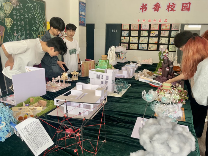 手工作品展_副本.jpg 手工作品展_副本.jpg
