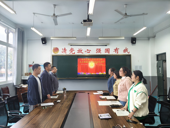 新闻1-奏唱国歌_副本.jpg 新闻1-奏唱国歌_副本.jpg